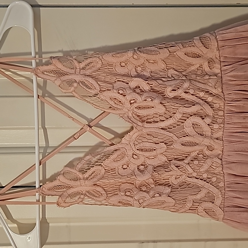 Pink dress - Picture 2 of 4